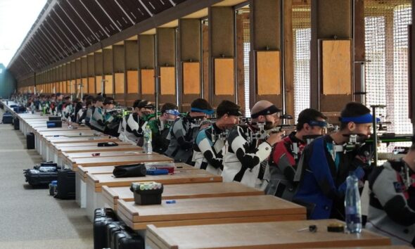 Ligne de tir carabine du championnat d’Allemagne sur le stand olympique de Garching-Hochbrück
