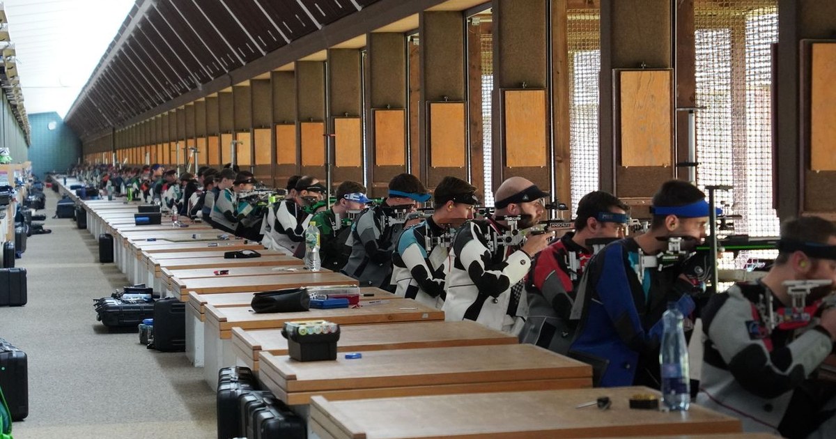 Ligne de tir carabine du championnat d’Allemagne sur le stand olympique de Garching-Hochbrück