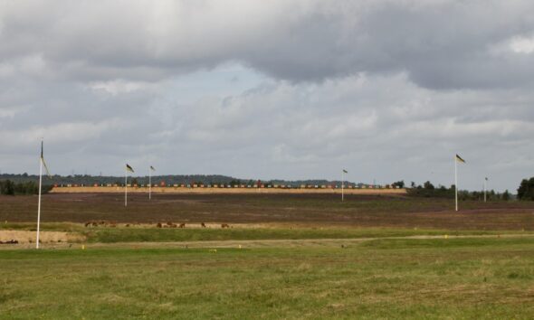 La ligne de cibles du pas de tir de Stickledown, au National Shooting Centre de Bisley