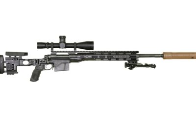 Fusil de precision XM2010 de l'US Army equipe d'un silencieux