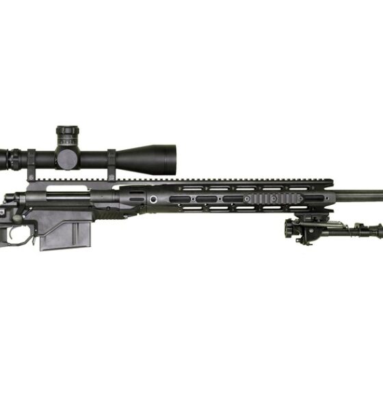 Fusil de precision XM2010 de l'US Army equipe d'un silencieux