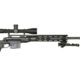 Fusil de precision XM2010 de l'US Army equipe d'un silencieux