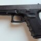 Pistolet Glock 19 Gen 4 vu de profil droit sur fond neutre