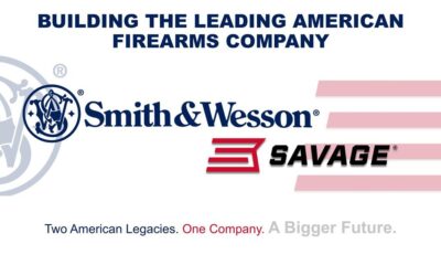 Logos de Smith & Wesson et Savage sur la présentation du rachat